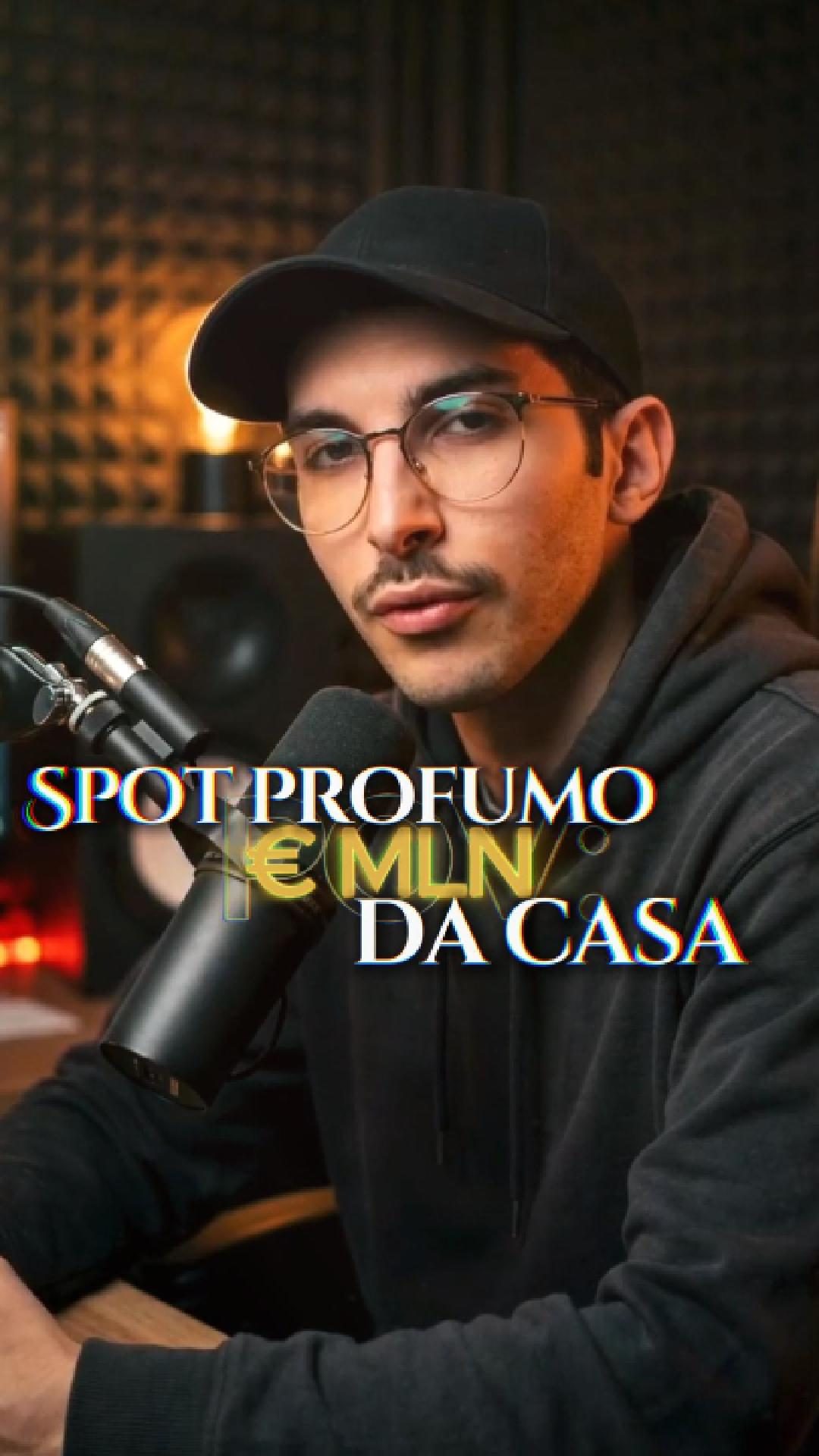 Copertina: Riccardo al microfono con la scritta Spot profumo da milioni da casa